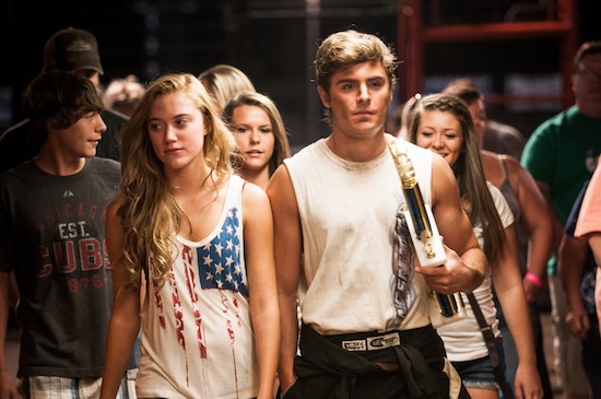 Maika Monroe (l) as Cadence and Zac Efron as Dean; Photo by Matt Dinerstein, Courtesy of Sony Pictures Classics