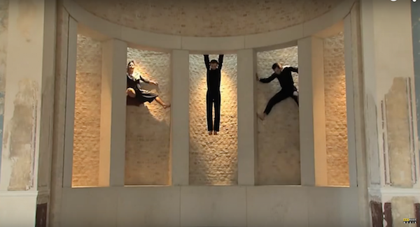 Three dancers engage in a dialogues with space at the Neues Museum