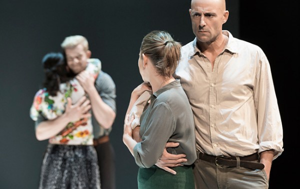 Phoebe Fox, Russel Tovey, Nicola Walker, and Mark Strong in A View from the Bridge. Credit: Jan Versweyveld 