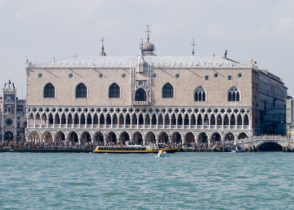 Photograph_of_of_the_Doges_Palace_in_Venice