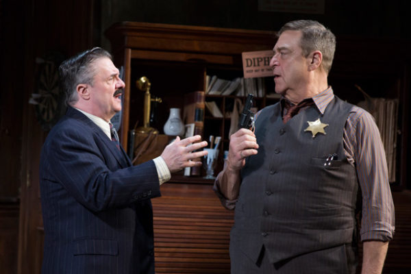 Nathan Lane and John Goodman in The Front Page Credit: Julieta Cervantes