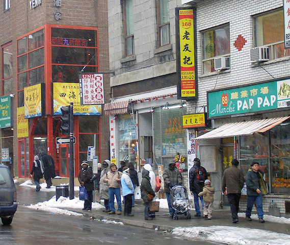 Chinatown_montreal_bus_stop - copie