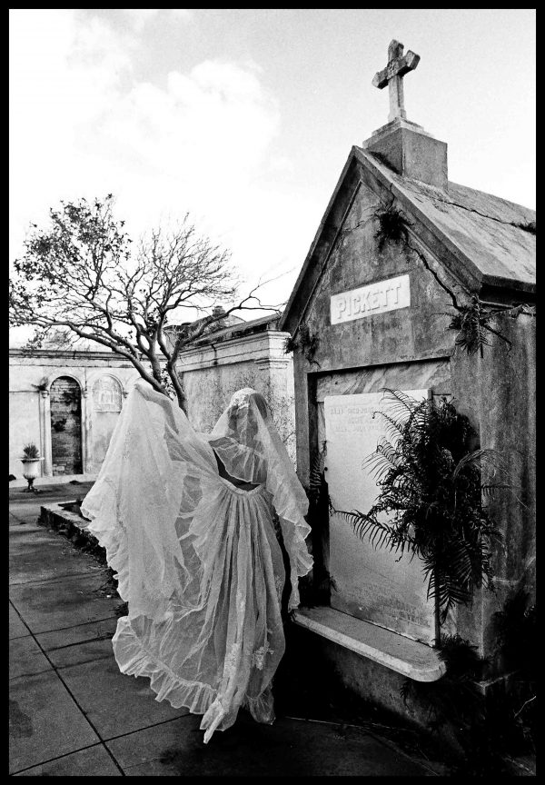Cemetery ghost, New Orleans (c) Elisa Leonelli 1976