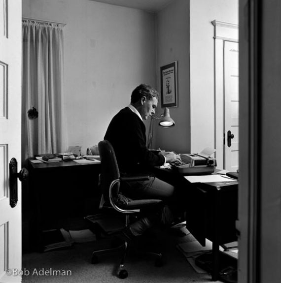 Raymond Carver at his writing desk, photo taken by Bob Adelman