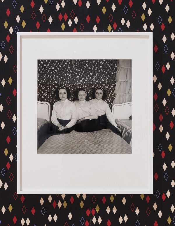 Triplets in their bedroom, N.J. © Diane Arbus 1963