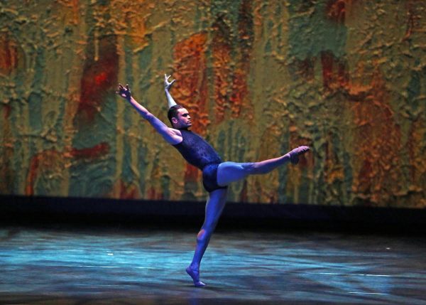 Raiford Rogers Modern Ballet's Gustavo Barros. Photo by A.Trelease..